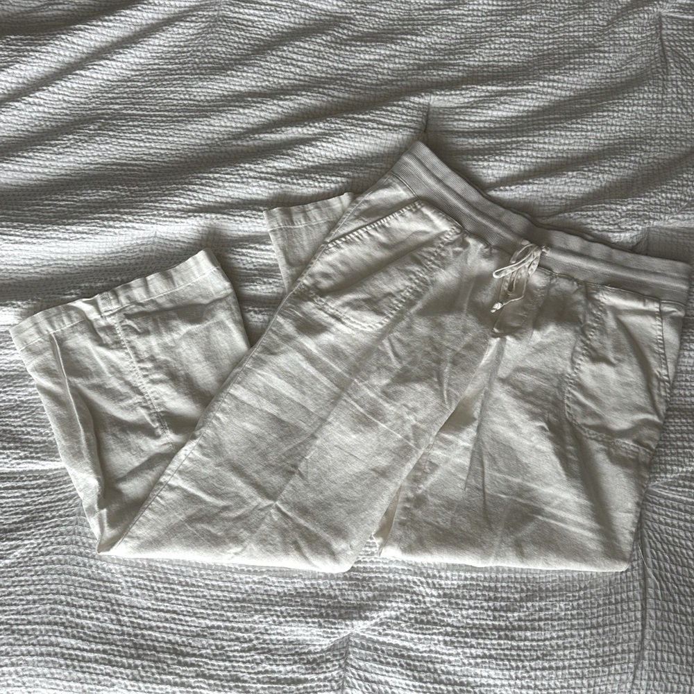 Unworn urban outfitters white pants